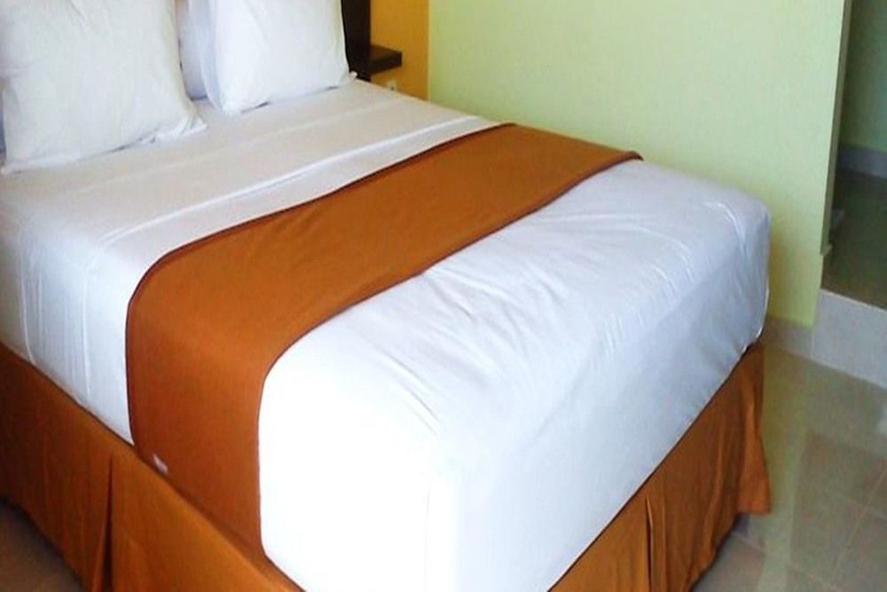 Hotel Keluarga Djagalan Raya Surabaya Exterior foto